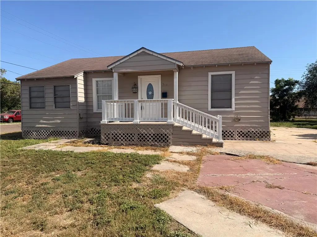 319 West Avenue D, Robstown, TX 78380 - #1
