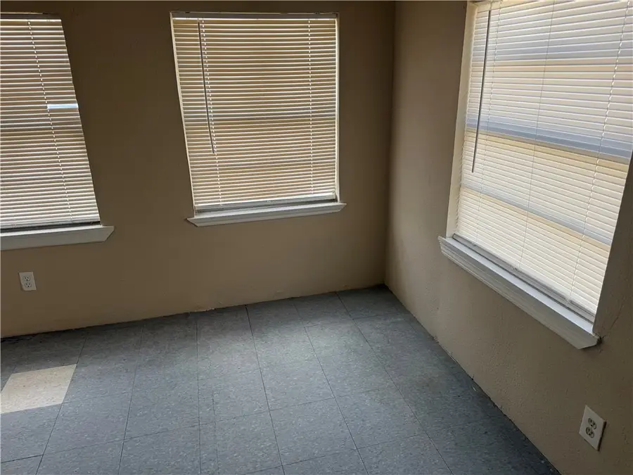 319 West Avenue D, Robstown, TX 78380 - #2