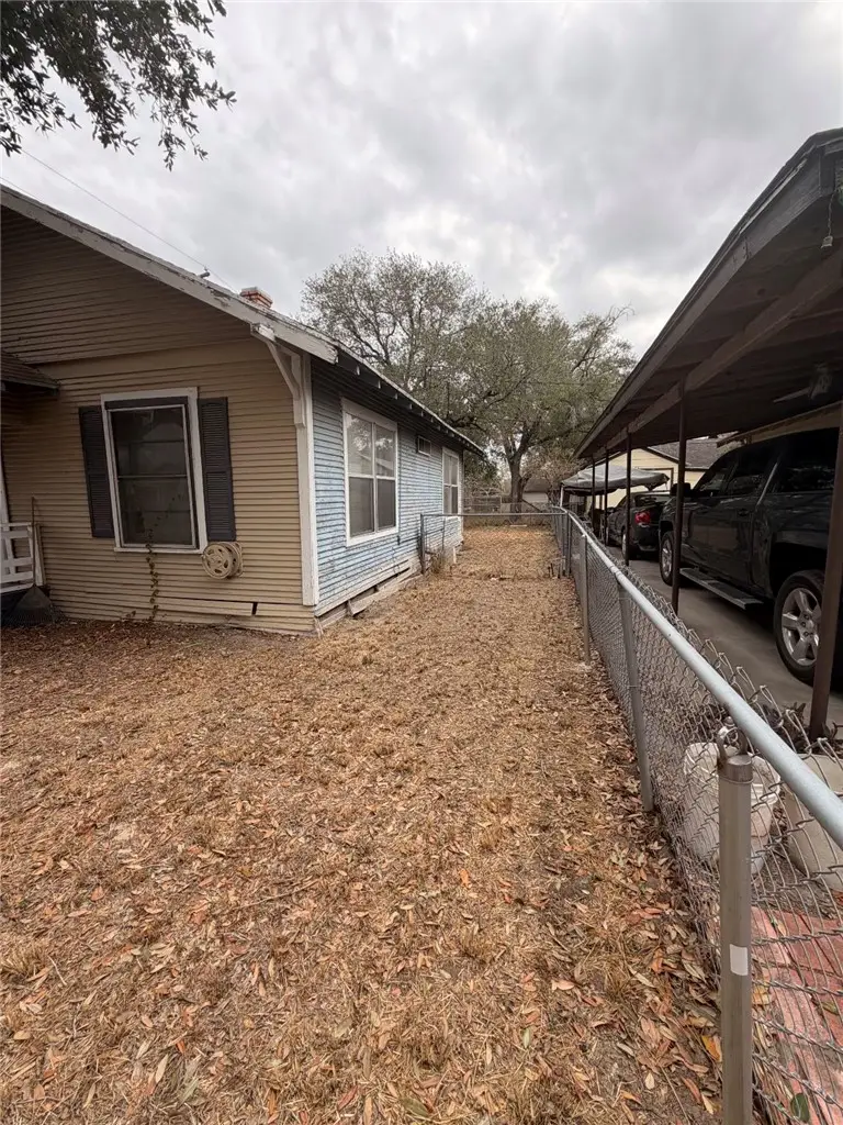508 N 2nd Street, Kingsville, TX 78363 - #2