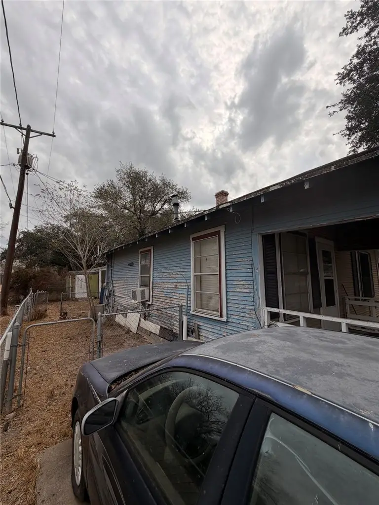 508 N 2nd Street, Kingsville, TX 78363 - #3