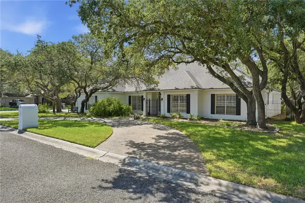101 Peachtree Drive, Rockport, TX 78382