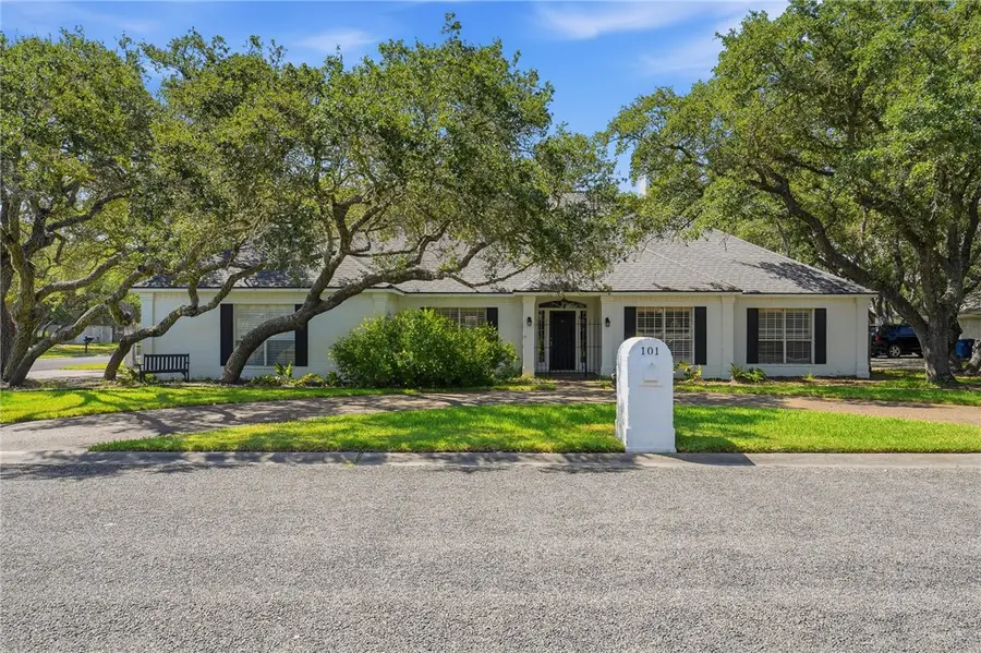 101 Peachtree Drive, Rockport, TX 78382 - #2