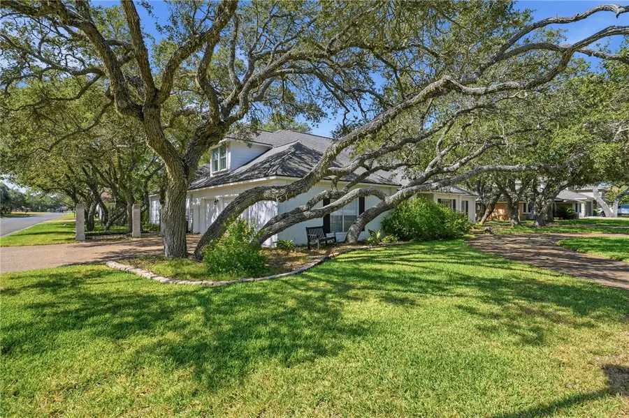 101 Peachtree Drive, Rockport, TX 78382 - #3