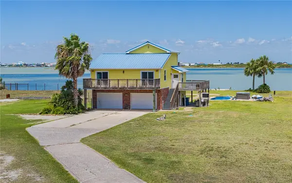 401 Old Salt Lake, Rockport, TX 78382