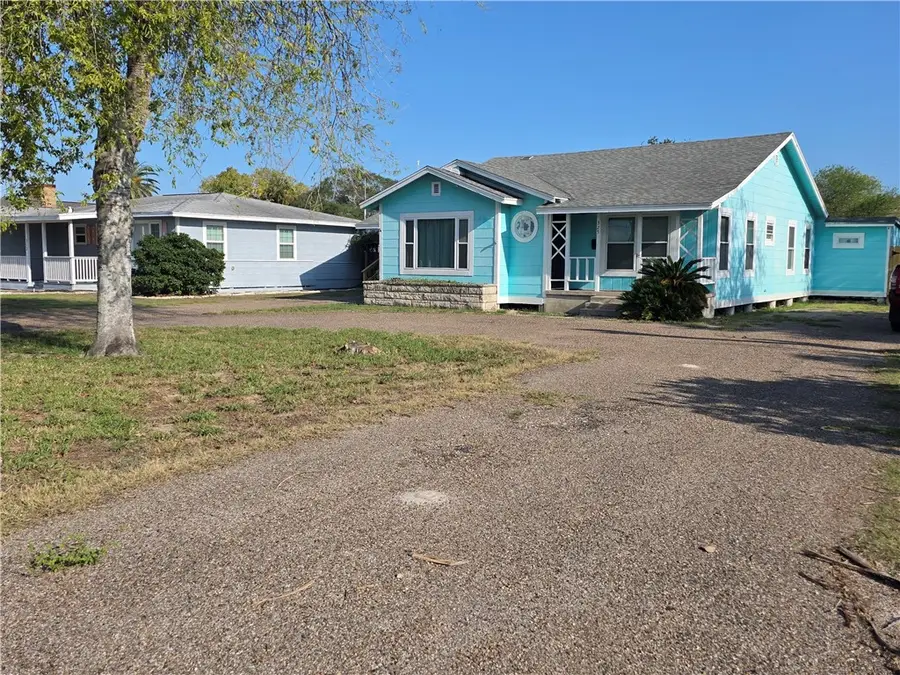 325 S Saunders Street, Aransas Pass, TX 78336 - #3