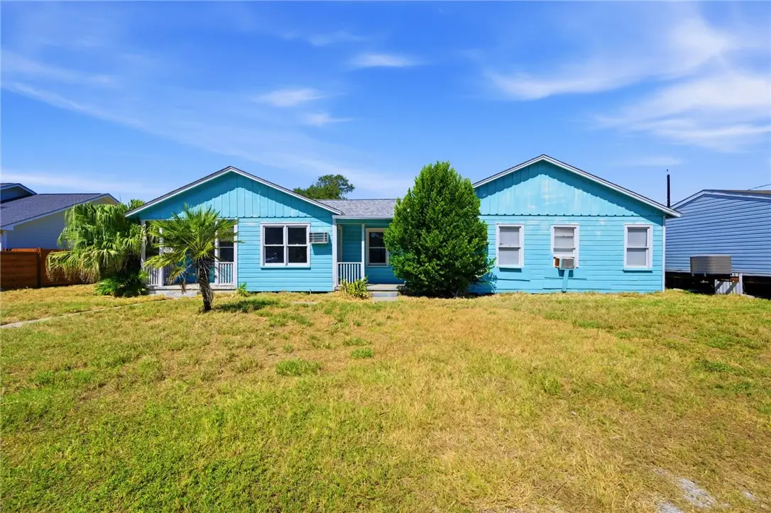 203 S 6th Street, Rockport, TX 78382 - #1