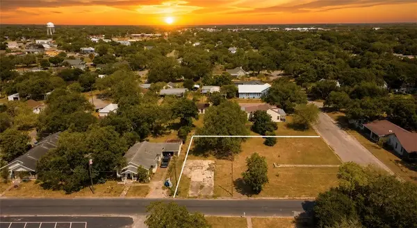 701 N Buchanan Street, Beeville, TX 78102