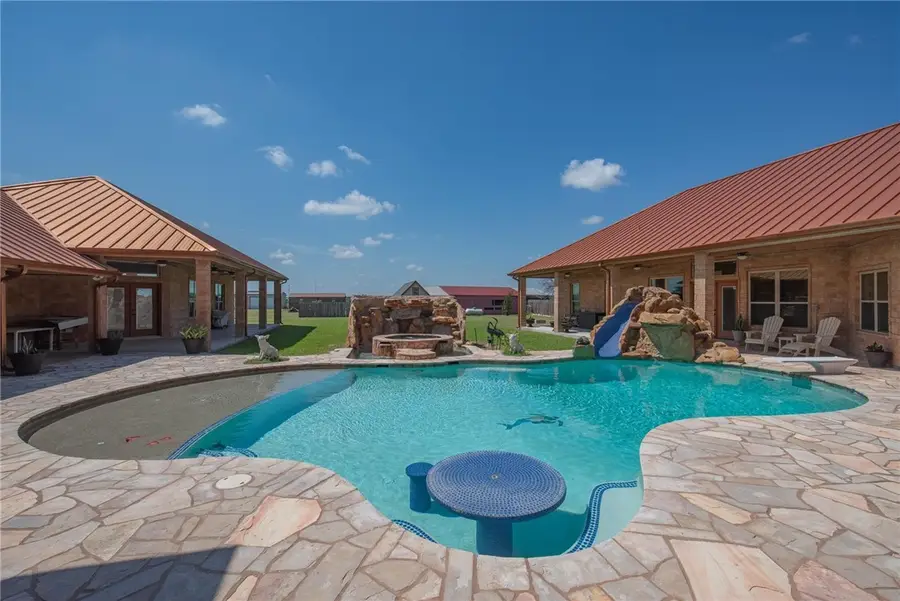 221 W Sage, Kingsville, TX 78363 - #2