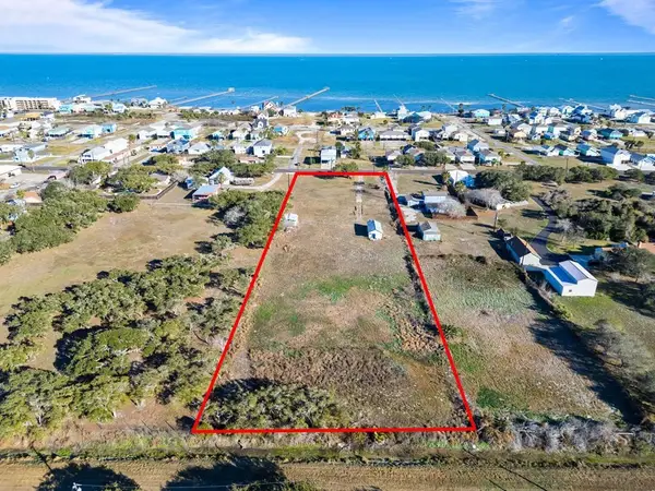1315 S Church Street, Rockport, TX 78382