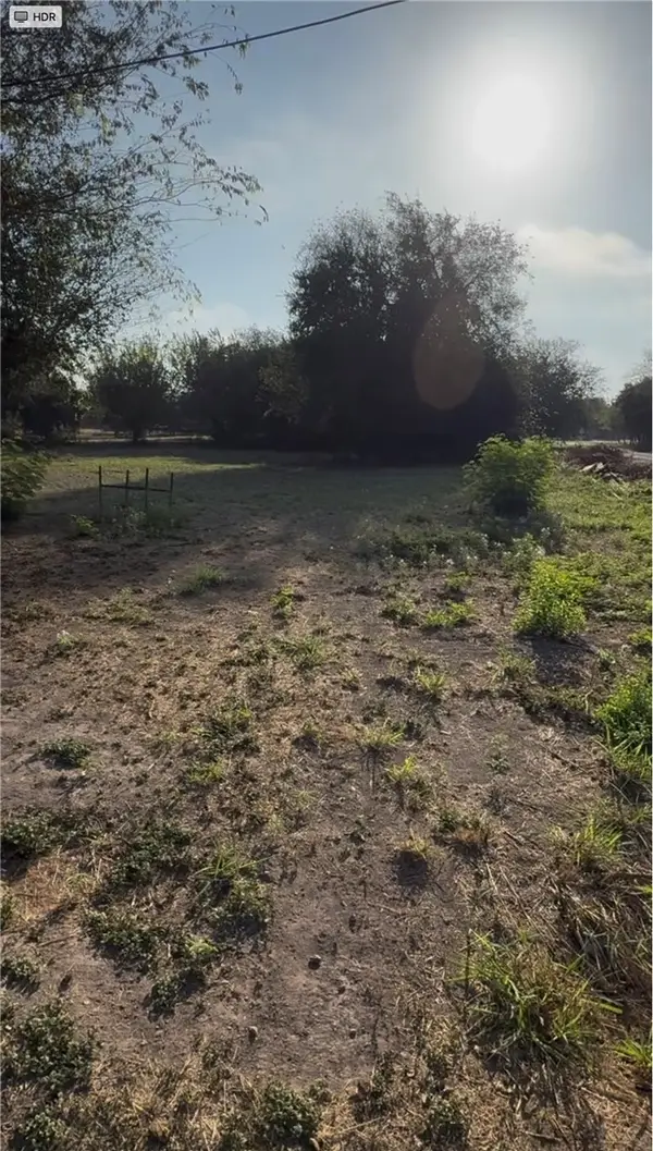 000 Mesquite Street Nw, Mathis, TX 78368
