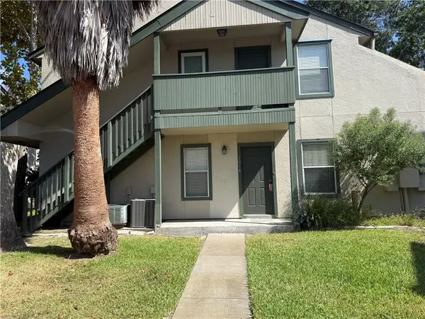 302 Saint Andrews Street #101E, Rockport, TX 78382