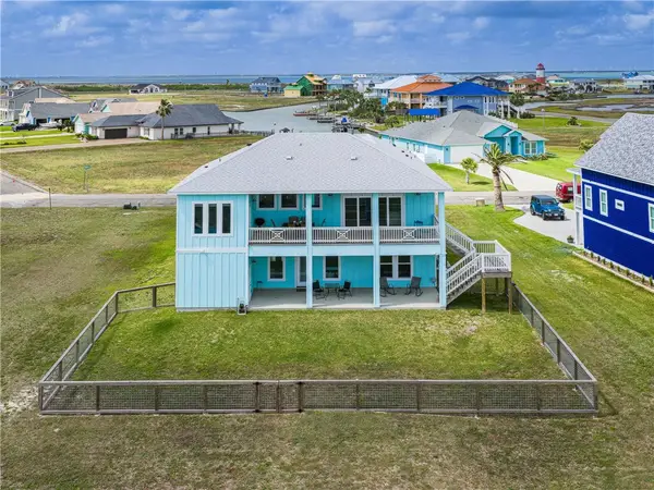 9 Northpointe Drive, Rockport, TX 78382