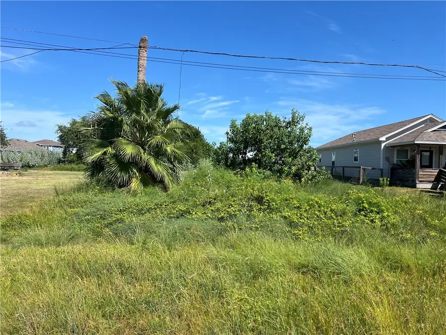 1518 S Pearl Street, Rockport, TX 78382 - #2