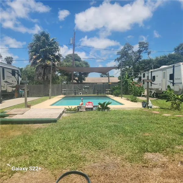 123 Bermuda Drive, Rockport, TX 78382