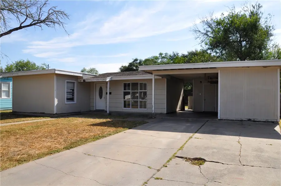 1320 W Circle Drive, Kingsville, TX 78363 - #2