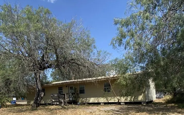 220 N Hartman, Falfurrias, TX 78355 - #2