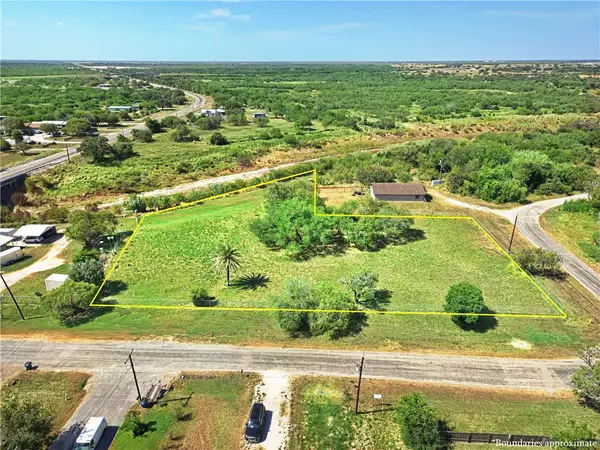 416 N Archer Avenue, Sinton, TX 78387