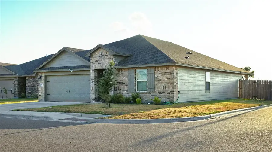 208 Oxford, Sinton, TX 78387 - #3