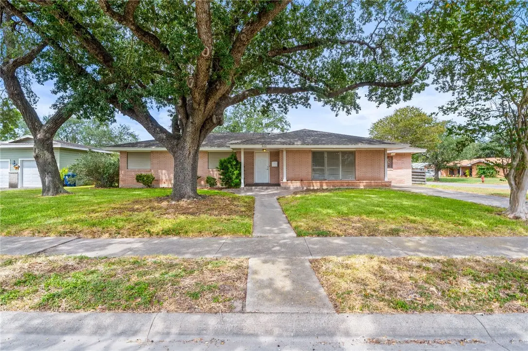 300 Hackberry Street, Sinton, TX 78387 - #1