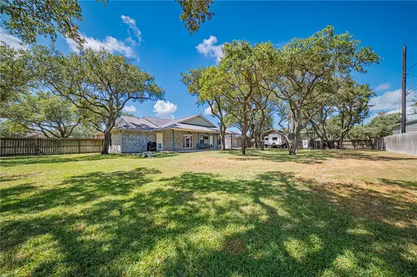 750 Redwood Avenue, Rockport, TX 78382