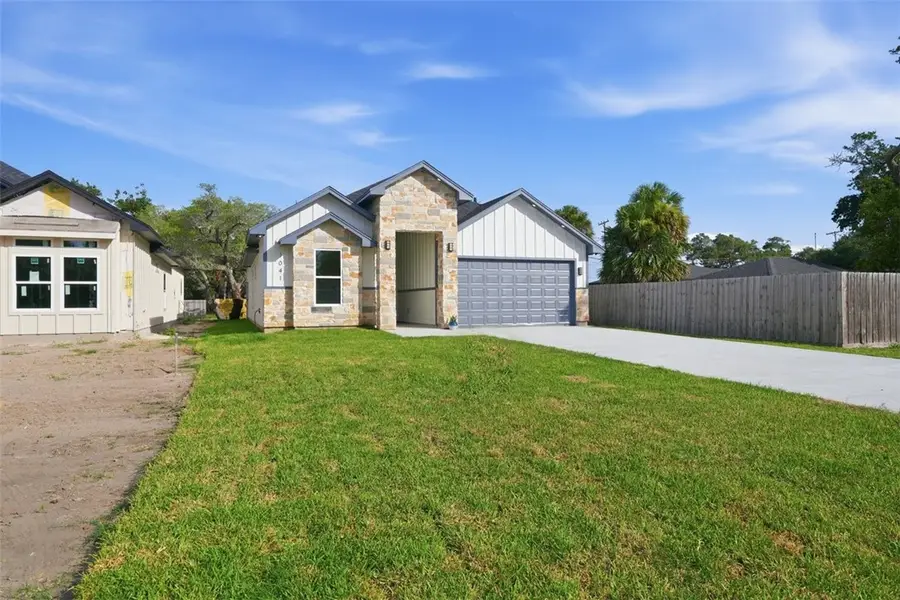1041 S Mccampbell, Aransas Pass, TX 78336 - #3