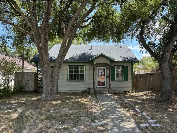 315 E Alice Avenue, Kingsville, TX 78363