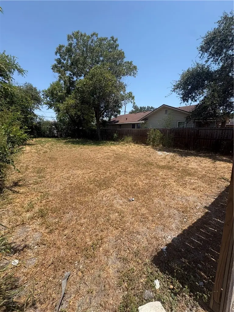 4030 Lou Street, Corpus Christi, TX 78405 - #2