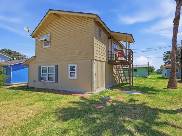 26 Bayberry Circle, Rockport, TX 78382