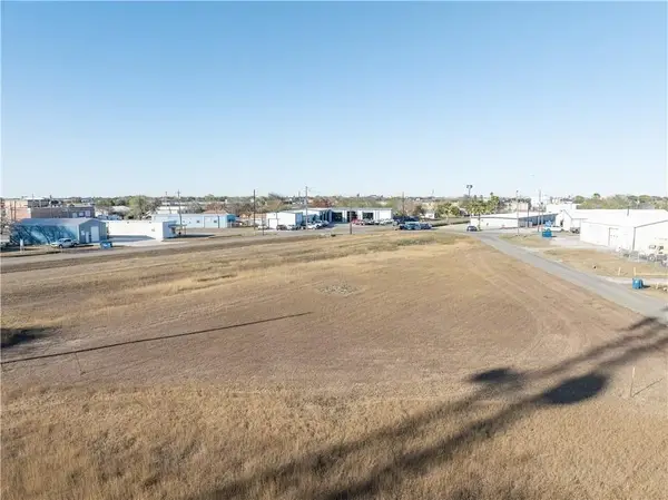 001 Commerce Avenue, Portland, TX 78374