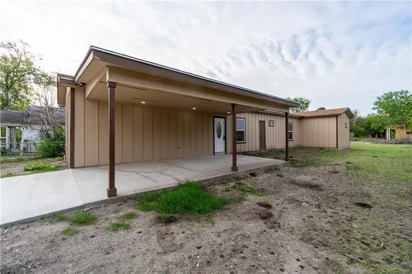 404 Dewey Avenue, Alice, TX 78332