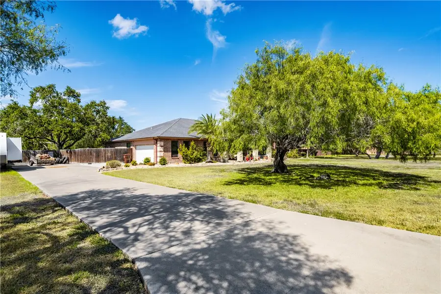 418 Jay Vee Lane, Kingsville, TX 78363 - #3