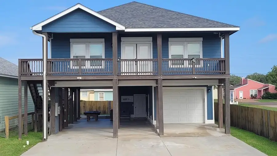1215 S Live Oak Street, Rockport, TX 78382 - #2