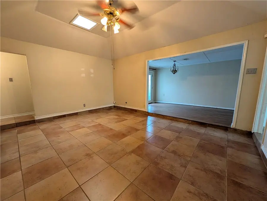 6142 Camway Drive, Corpus Christi, TX 78415 - #2