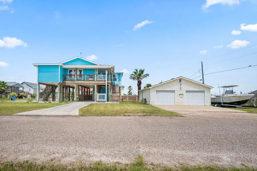 423 S 7th Street, Port Aransas, TX 78373 - #2