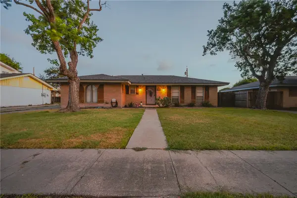 206 Driftwood Drive, Portland, TX 78374
