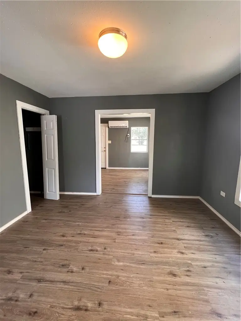 409-411 E 5th Street #1, Alice, TX 78332 - #3