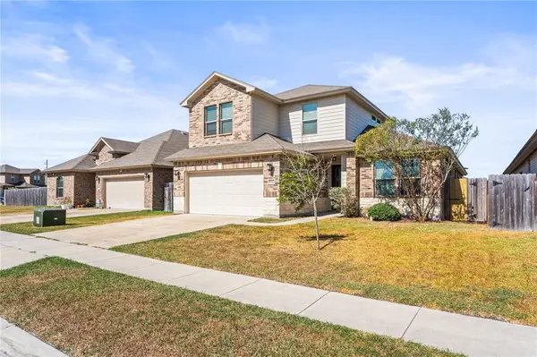 8142 Luz De Luna Street, Corpus Christi, TX 78414