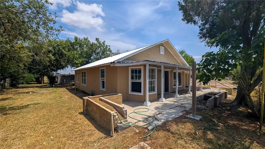 106 W Fulton Street, Mathis, TX 78368 - #3