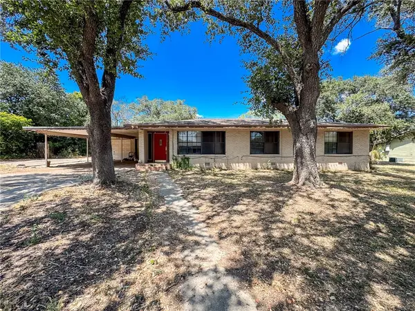 1911 Alta Vista Street, Alice, TX 78332