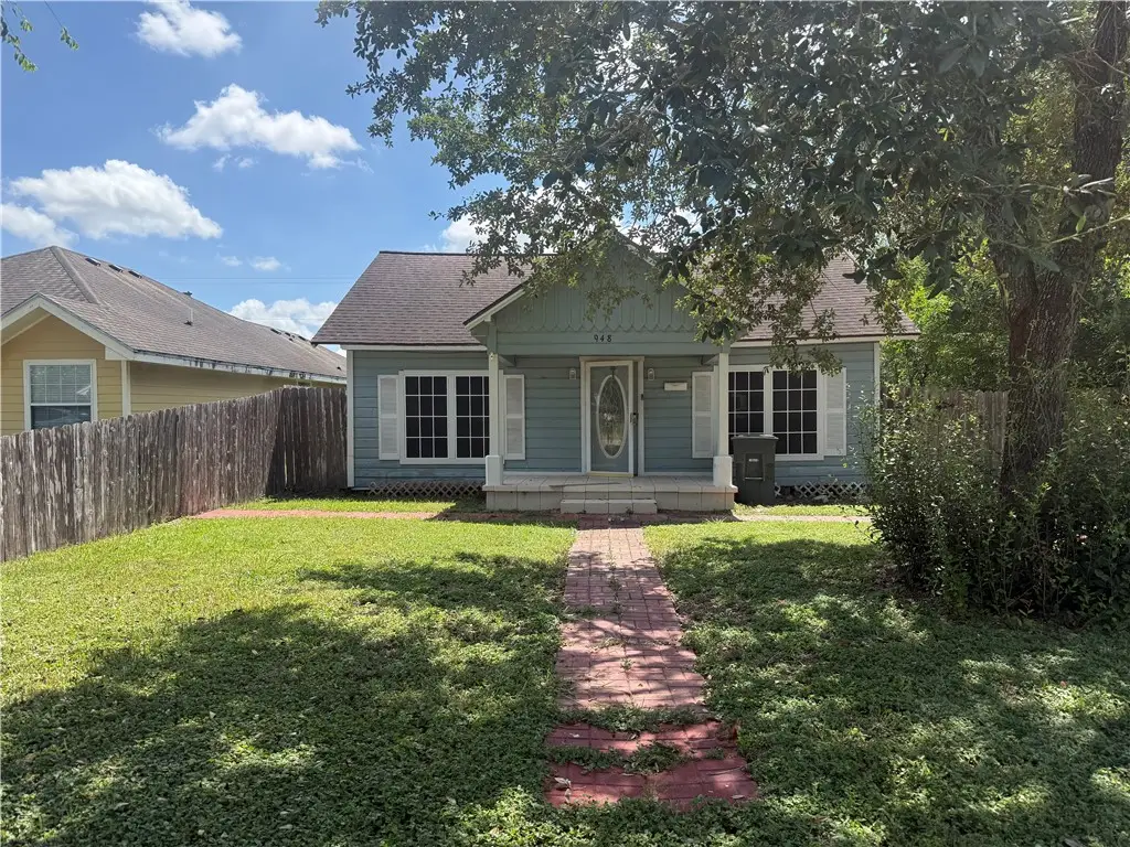 948 N Wright Street, Alice, TX 78332 - #1