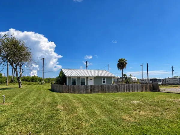 103 S Arch Street, Aransas Pass, TX 78336