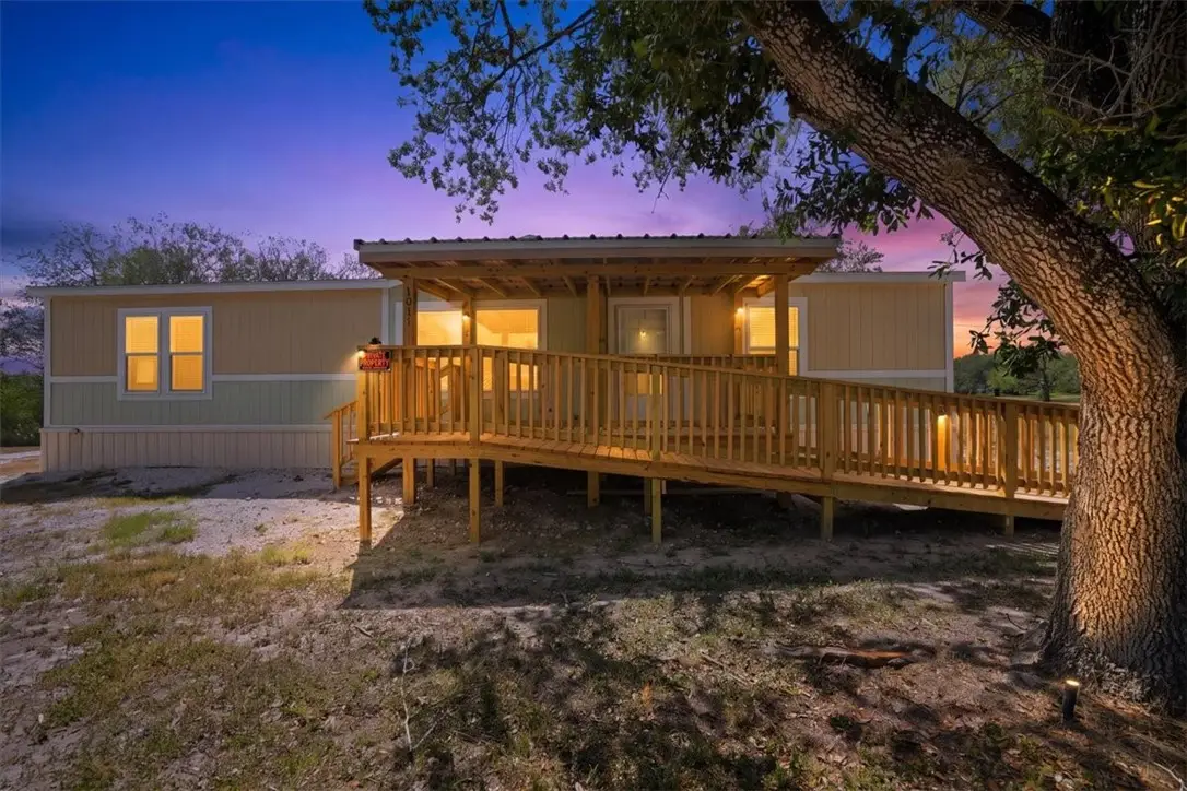 1011 Mark Street, George West, TX 78022 - #1