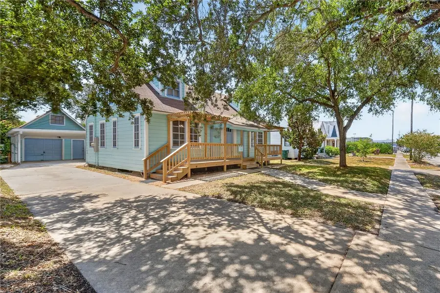 425 Palmero Street, Corpus Christi, TX 78404 - #2