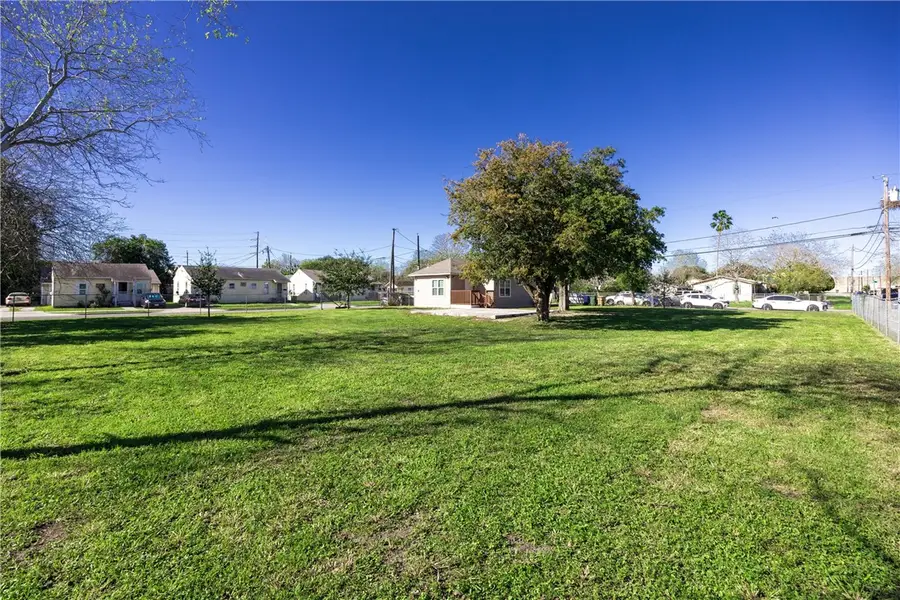609 21st Street, Corpus Christi, TX 78405 - #2