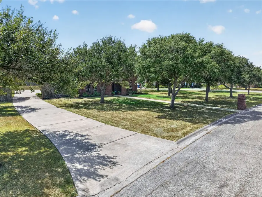 5625 King Acres Drive #1, Corpus Christi, TX 78414 - #3