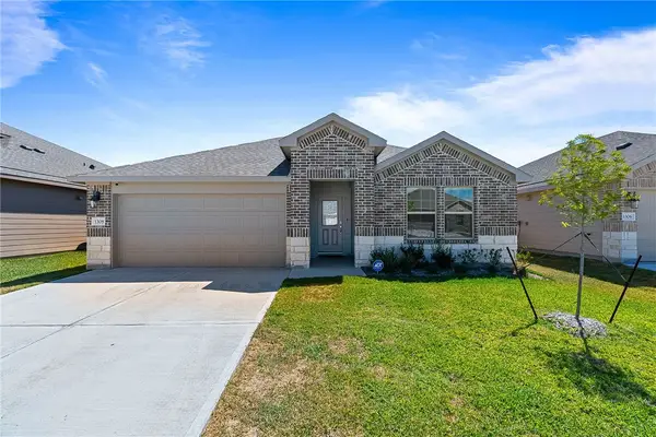 1308 Maverick St, Sinton, TX 78387