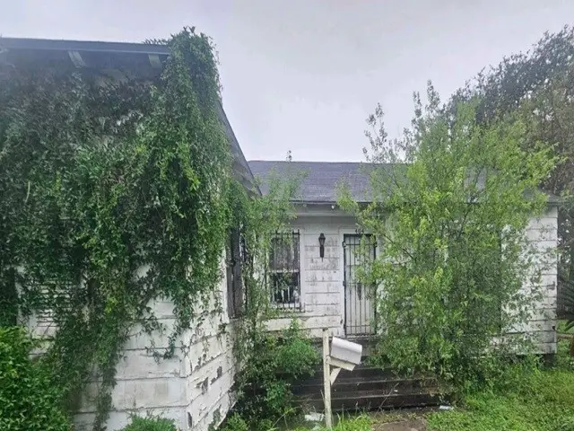 404 E Ligustrum Boulevard, Robstown, TX 78380 - #1