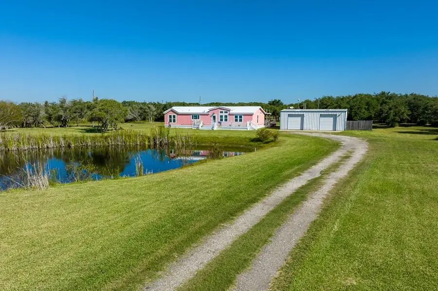 1140 W Beasley Avenue, Aransas Pass, TX 78336 - #3