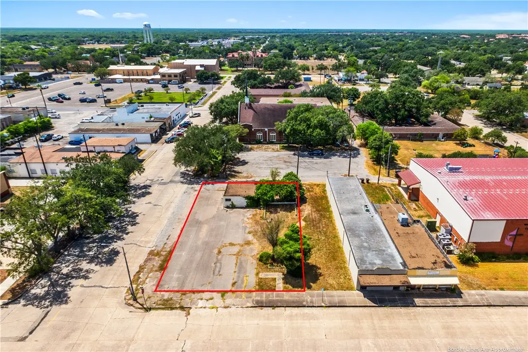 105 N 5th Street, Kingsville, TX 78363 - #1