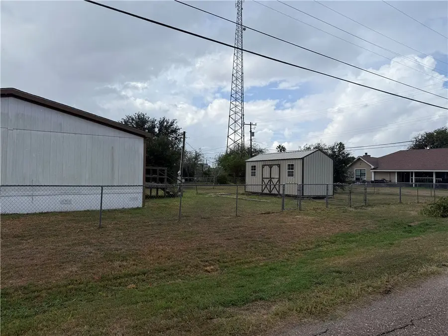 215 Elsie Avenue, Agua Dulce, TX 78330 - #3